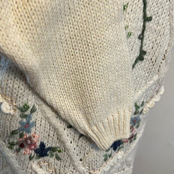 VTG American Weekend M Ivory Floral Embroidered Cable Knit Sweater Cottage Core - Picture 4 of 9